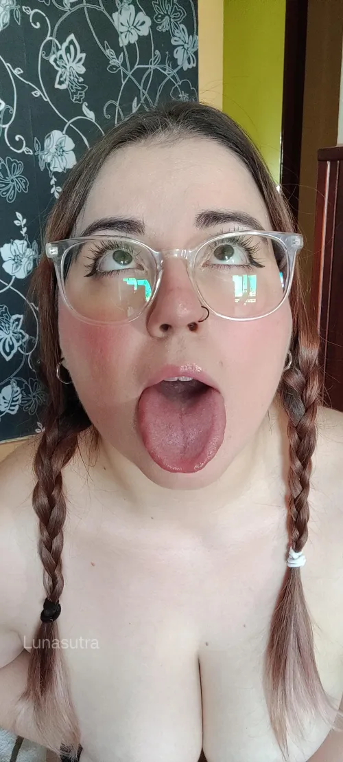 Waiting for you to cum on my face: