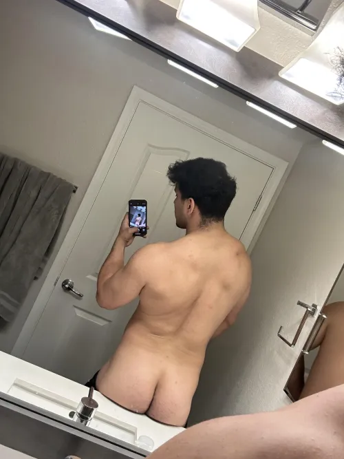 Would you rather eat me out or fuck me?😩