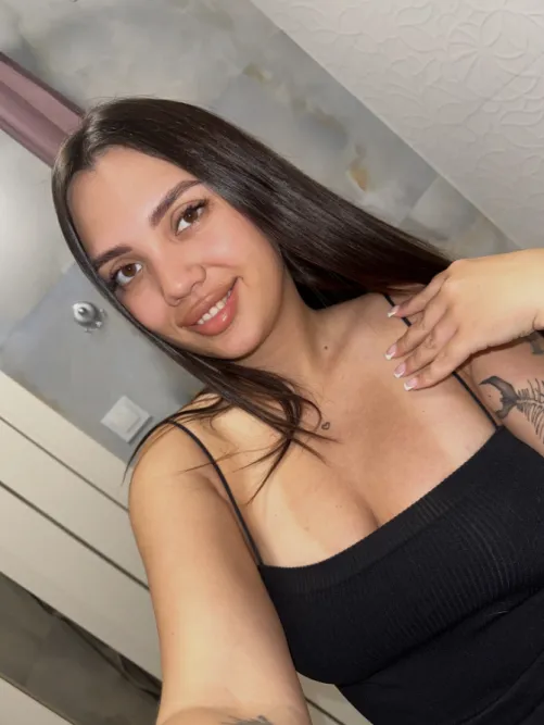 Am I your perfect brunette in black tonight?