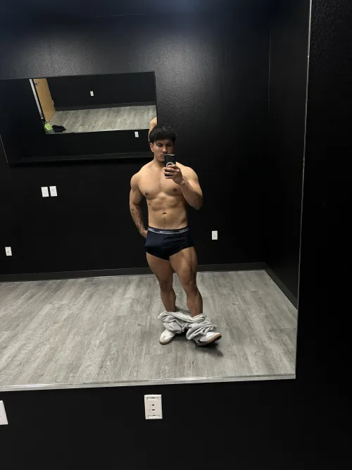 Biggest guy in the gym