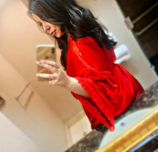 Every time you hit send, you prove you’re hopelessly mine. Pathetic, isn’t it? You exist for my amusement..and my command 𖦹