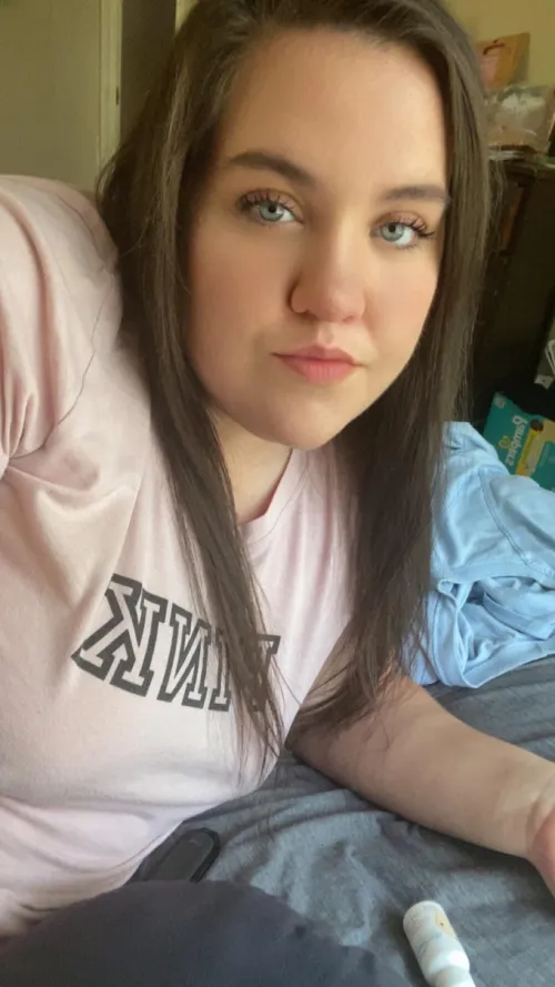 Goddess’s gaze holds a tremendous amount of power. Each sparkle creates endless crave ✨