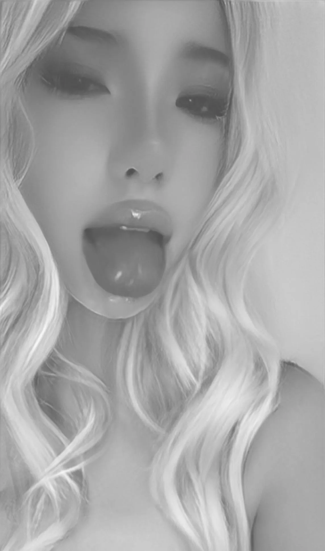 Humiliate me and caption my face😵‍💫💗 I want my face to be porn forever… 22f💕🤤 should I rub my brain away all night?