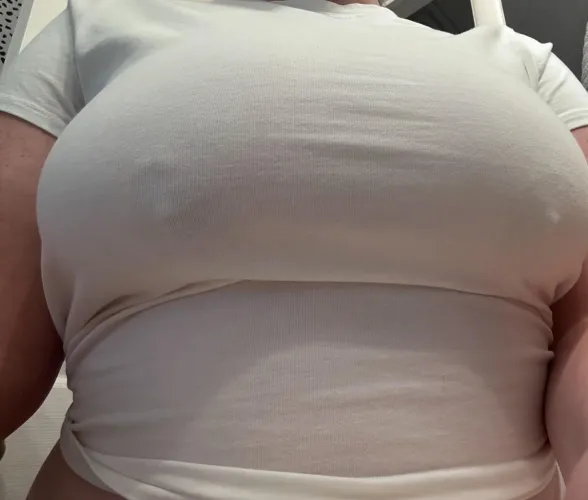 I never wear a bra when I get ready! 😘