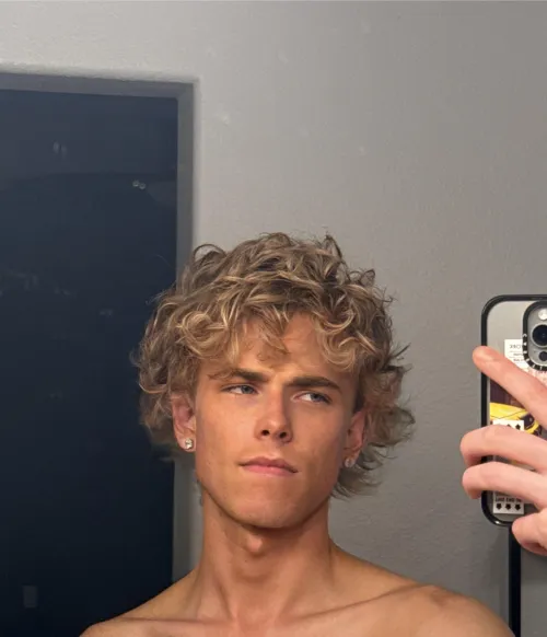 Looking for a faggot that wants to play a game😈