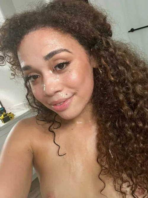 She deserves more jizz on her face !!!