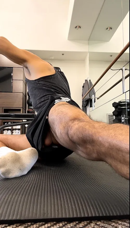 Sweaty raw, musky scents from a hard gym session. Dm me now