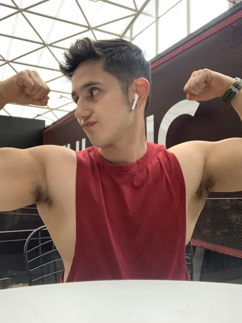 That smell from my armpits after training 🤤