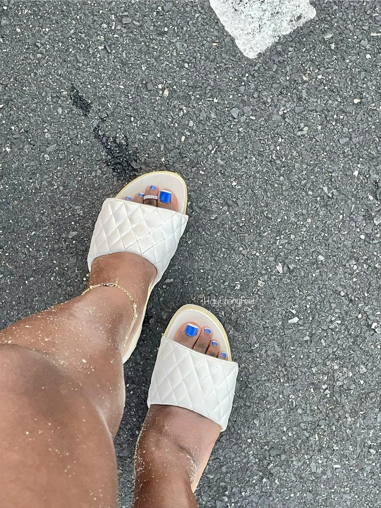 This blue French is givinggg 💙