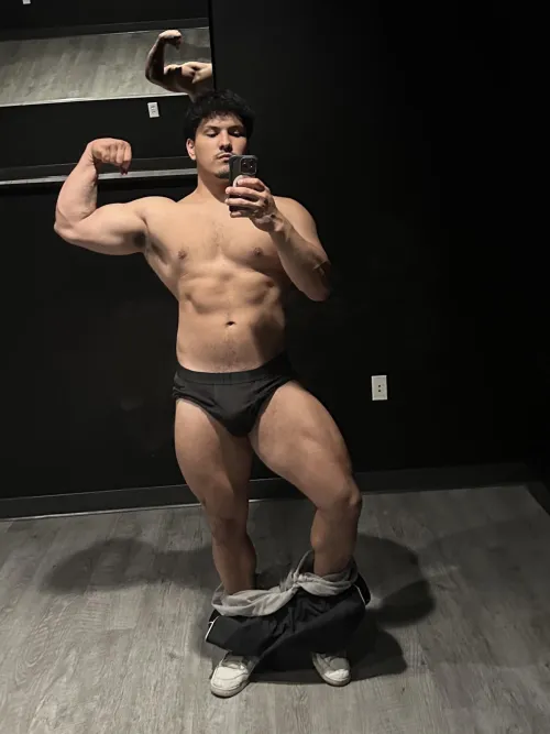 Who wants to help me unpack him?😏