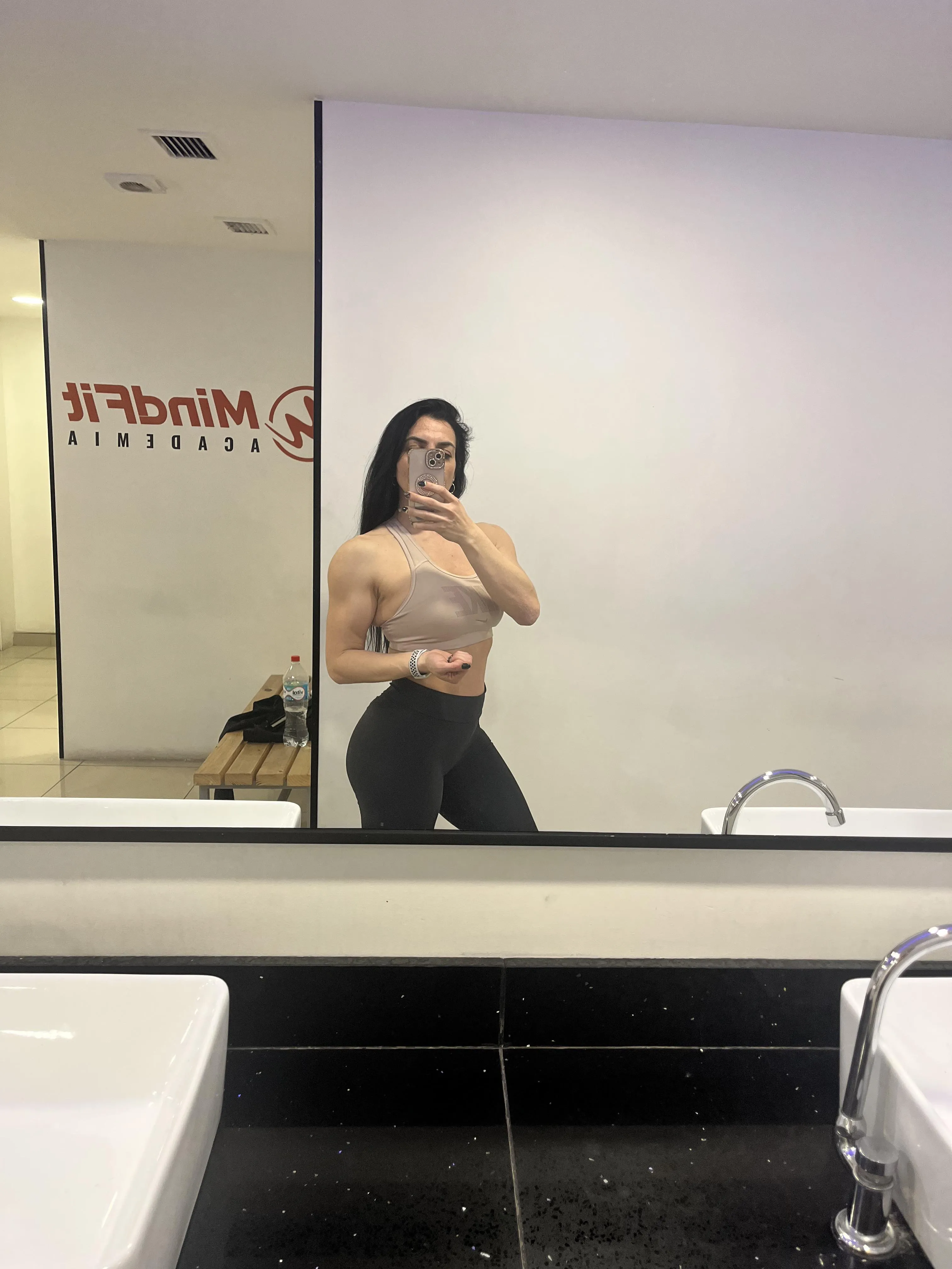 Without a selfie there is no hypertrophy