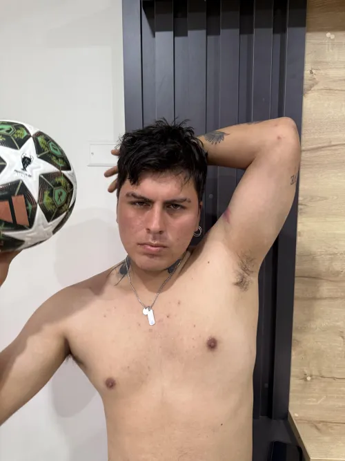 💪😳 Would you tickle me?