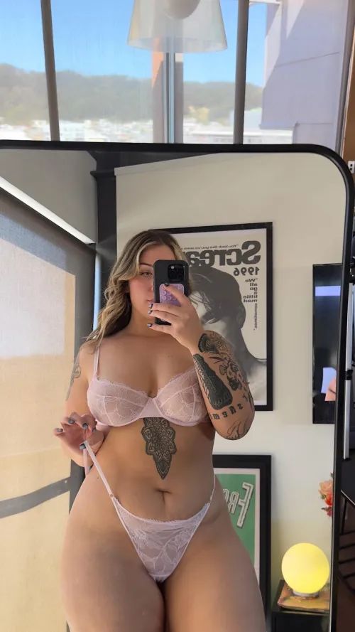 5ft 7 and thick in all the right places