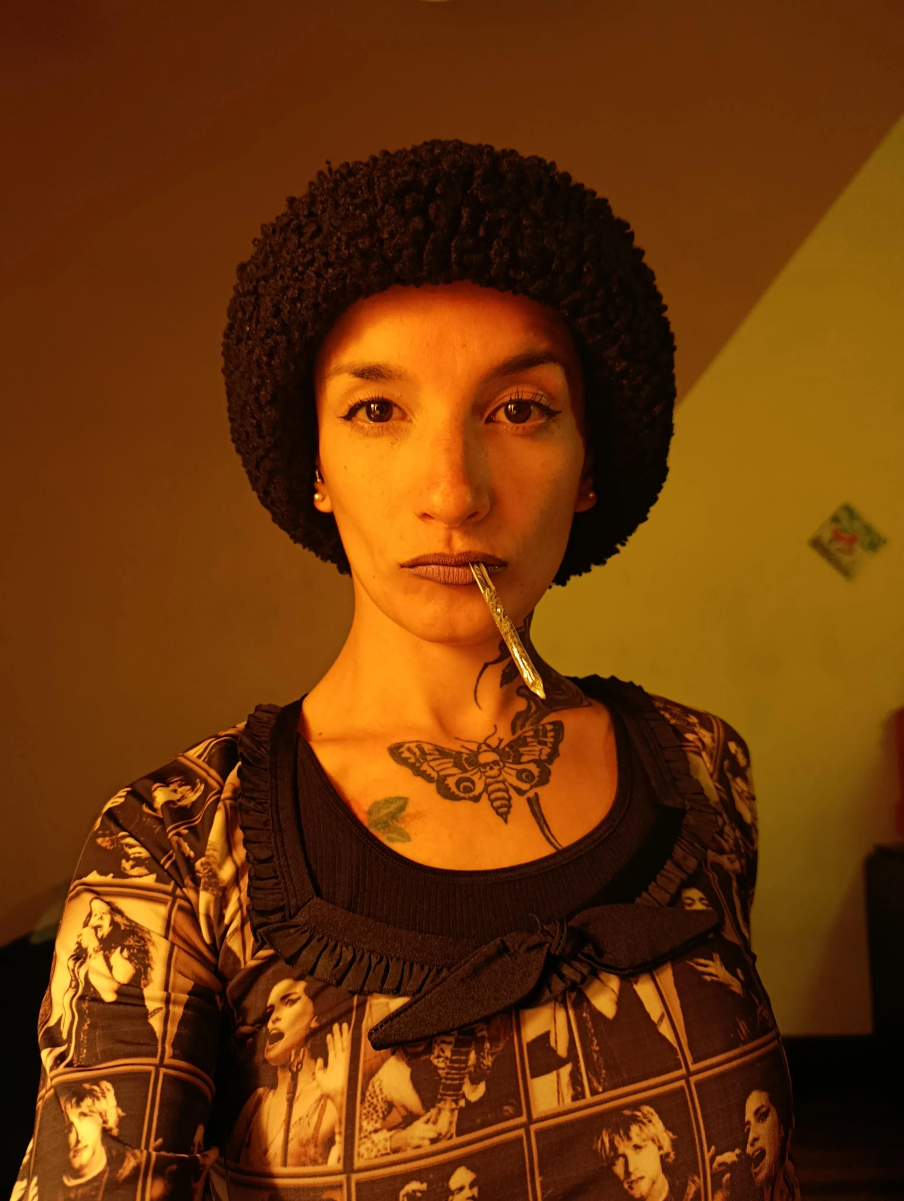 Hello darling! Give me your light...