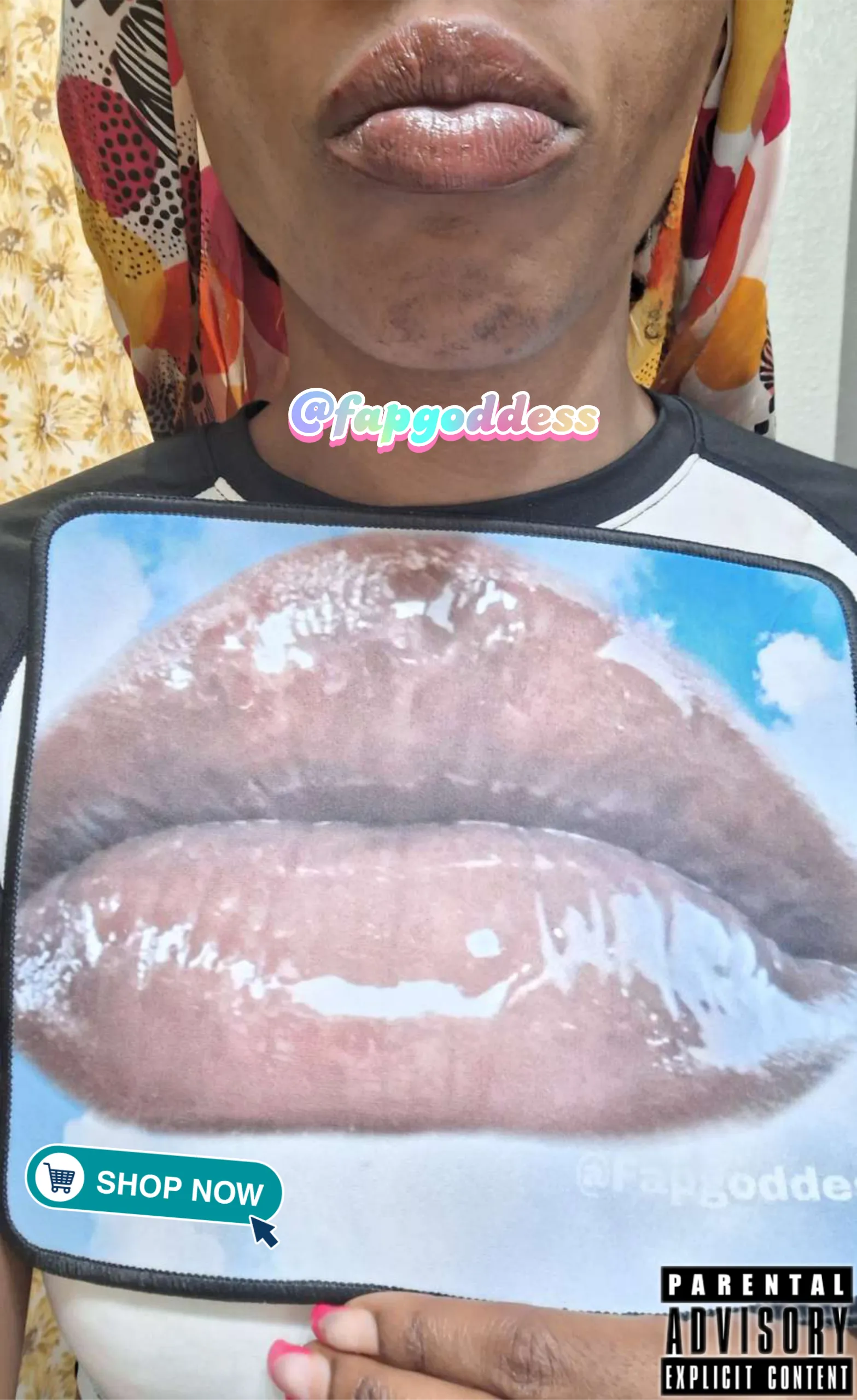 Lips look glossy don't they 🤏🏿🔥😜