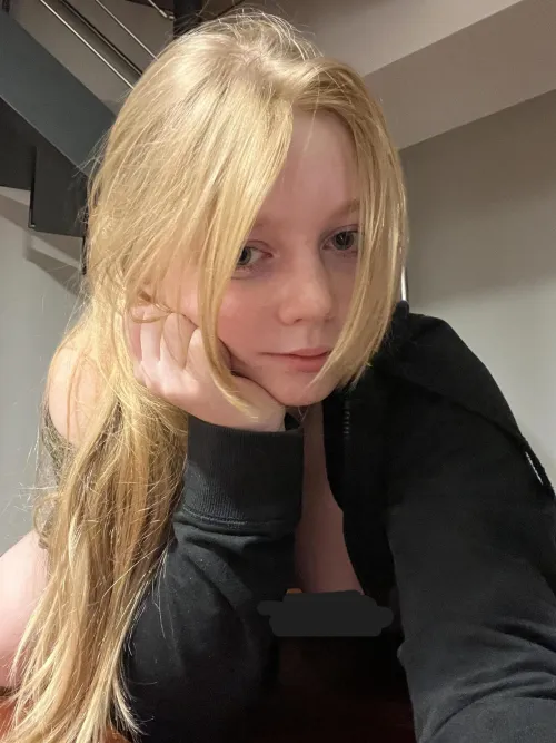 Tell me the size of your dick with just one emoji!