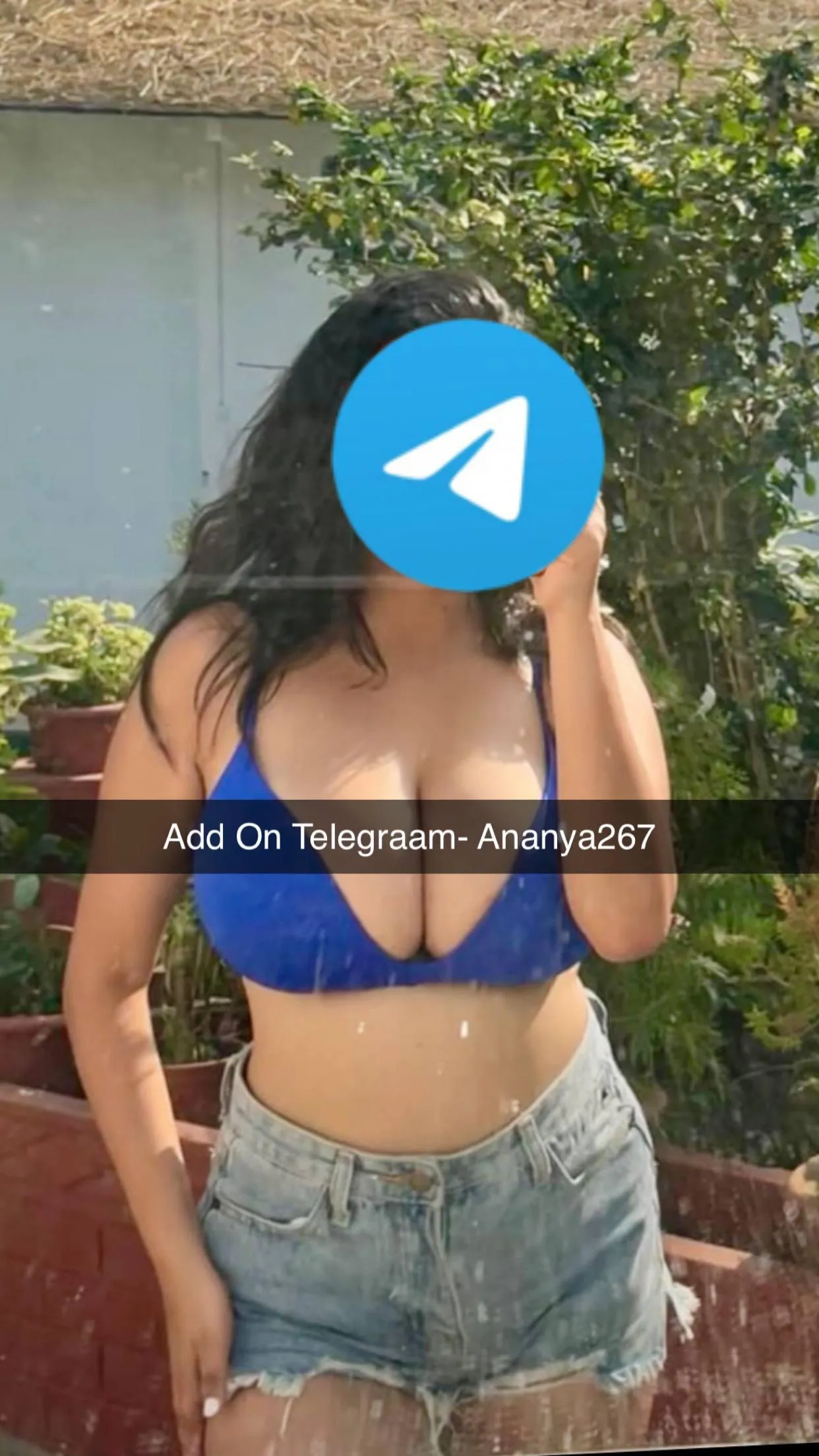 This thick girl is Horny and ready for some naughty sexting ... 