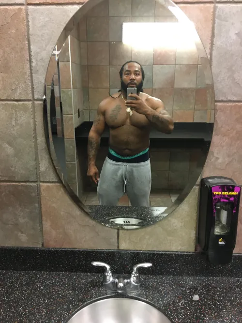 40m staying at harrahs 8/29-8/31 looking for some fun single ladies or couples welcome dm me