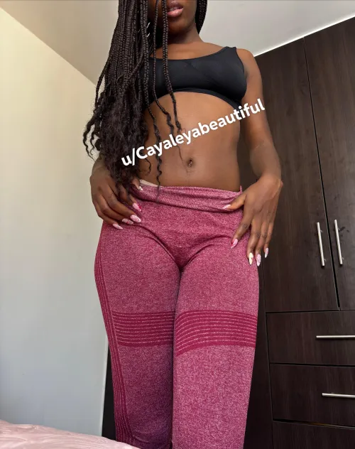 If you are looking for a virtual girlfriend, to relax, to chat, a genuine connection, then don't hesitate to write to me.