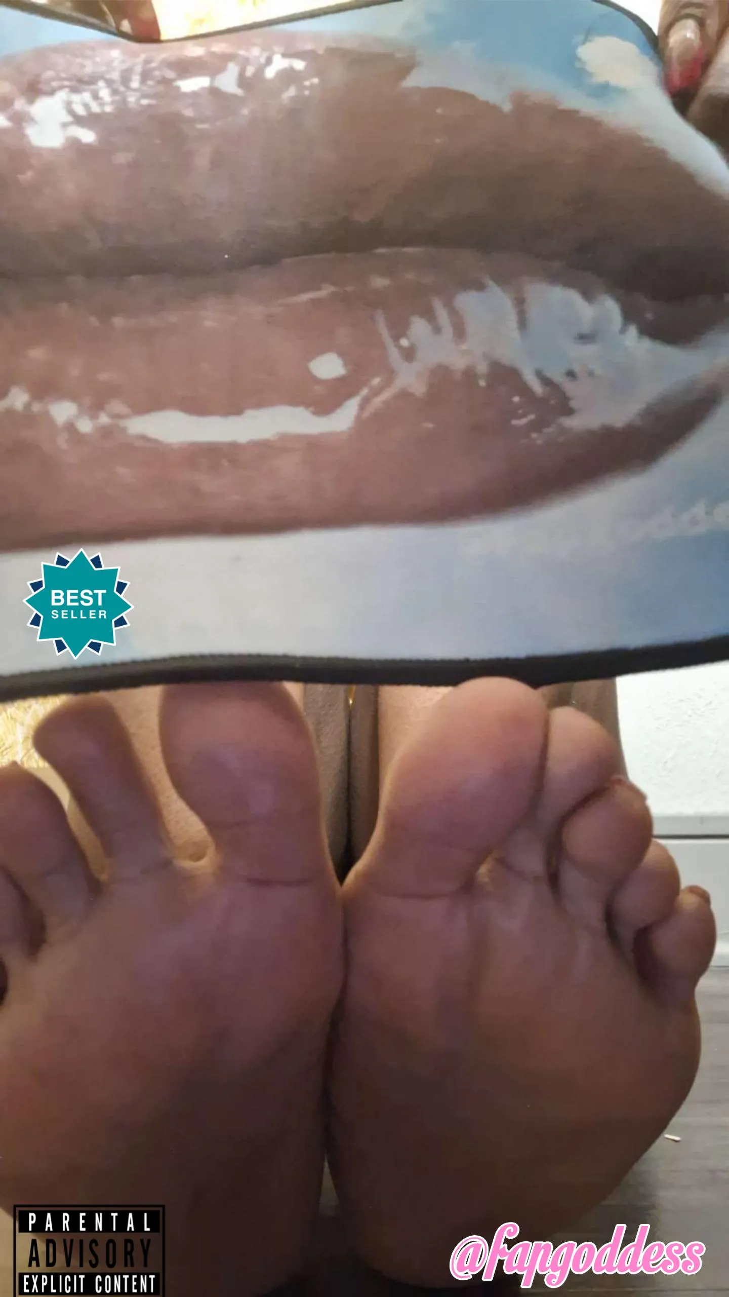 Soft soles and juicy lip product 👄🤏🏿😜🦶🏿