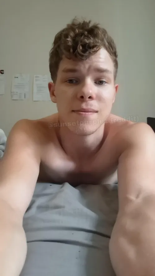 24 soon 25. Into fit bears, and older than me 😋