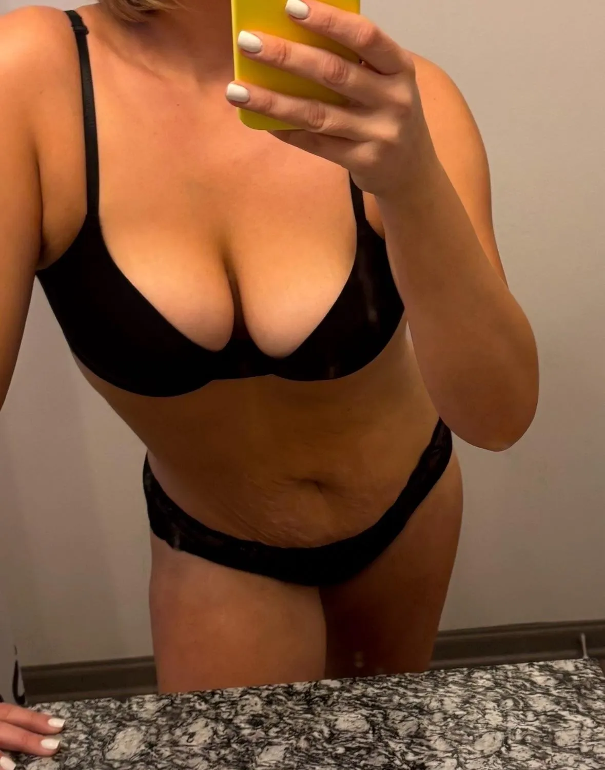 36f/33m Knoxville - Looking for fun locally this week
