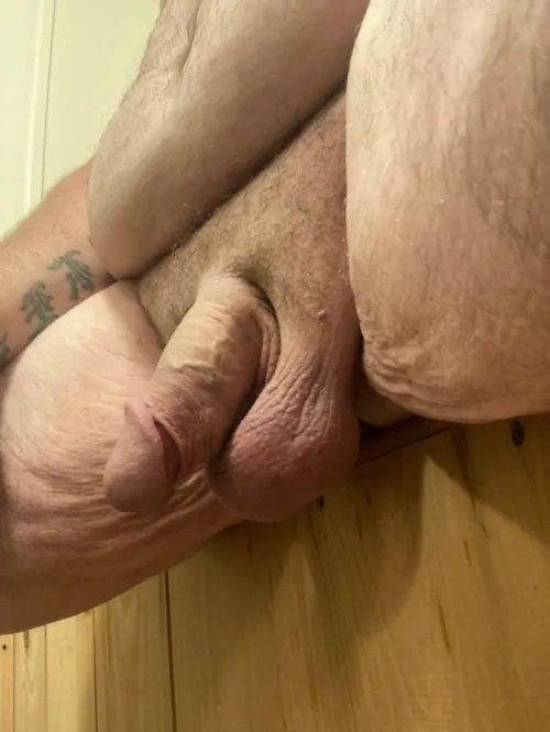 (46) is anyone actually attracted to big men like me?