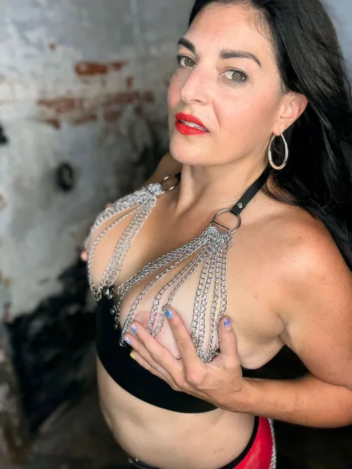 Can i be your mommy🥵