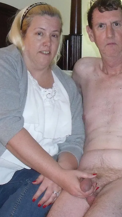 CFNM showing her friend who took the photo!