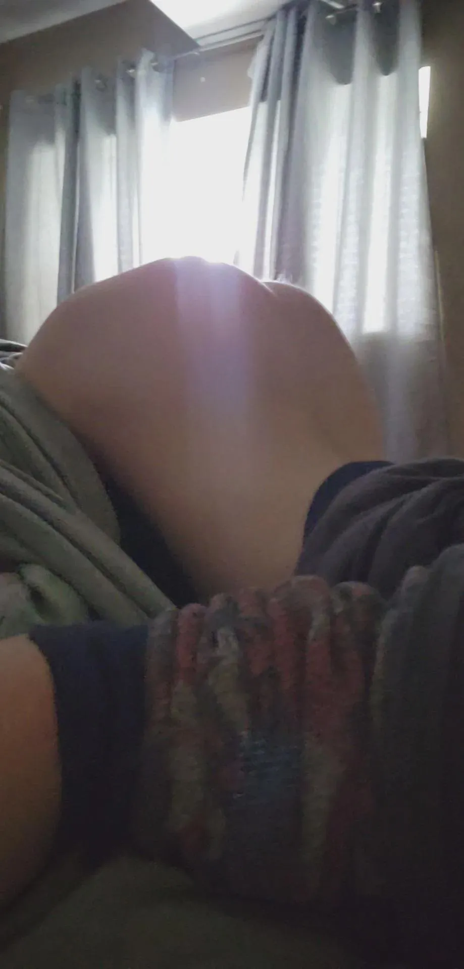 Dividimos quarto, e quando vc acorda estou assim. O que vc faz? (20)