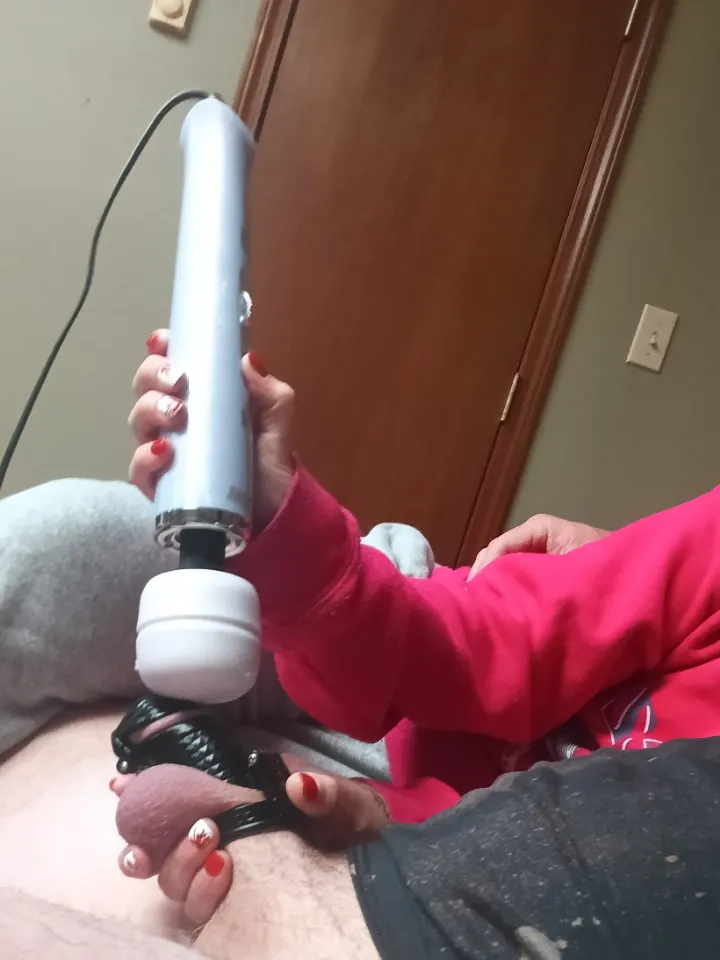 First time cumming in a cage🥵