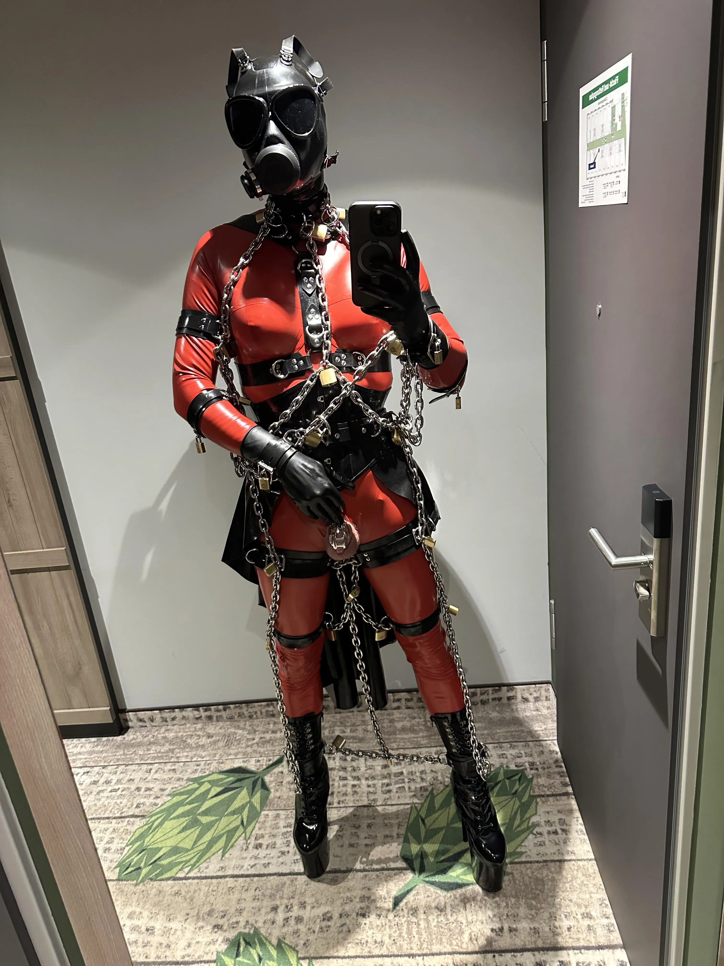 Happy #gasmaskmonday 😘