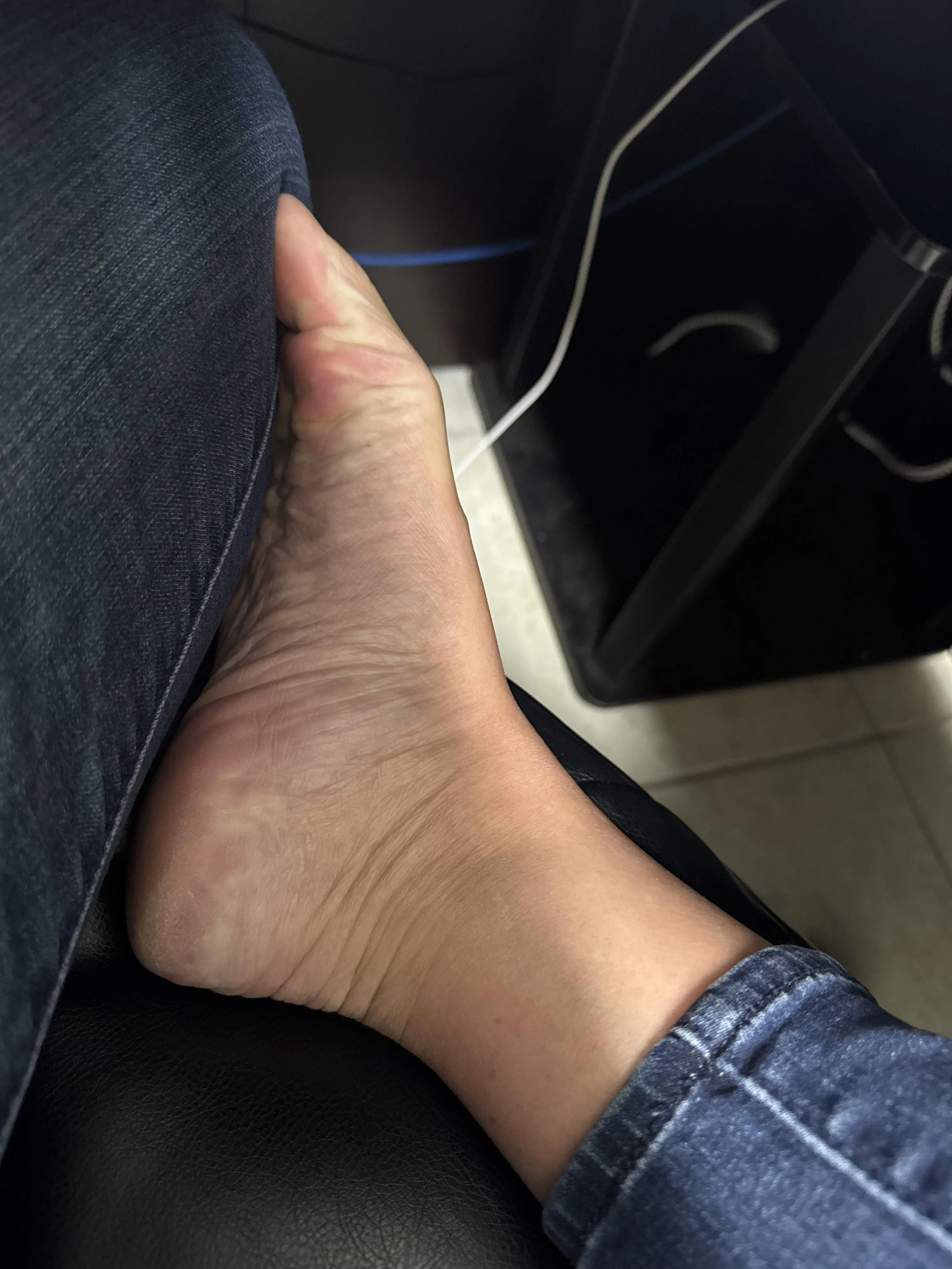 Have gotten a lot of requests to see how I sit in my office chair at my desk…here it is!