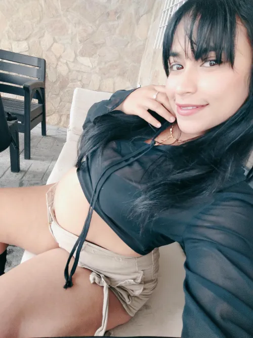 I am 23 years old and pregnant, how do I look? I am 5 months pregnant ❤️