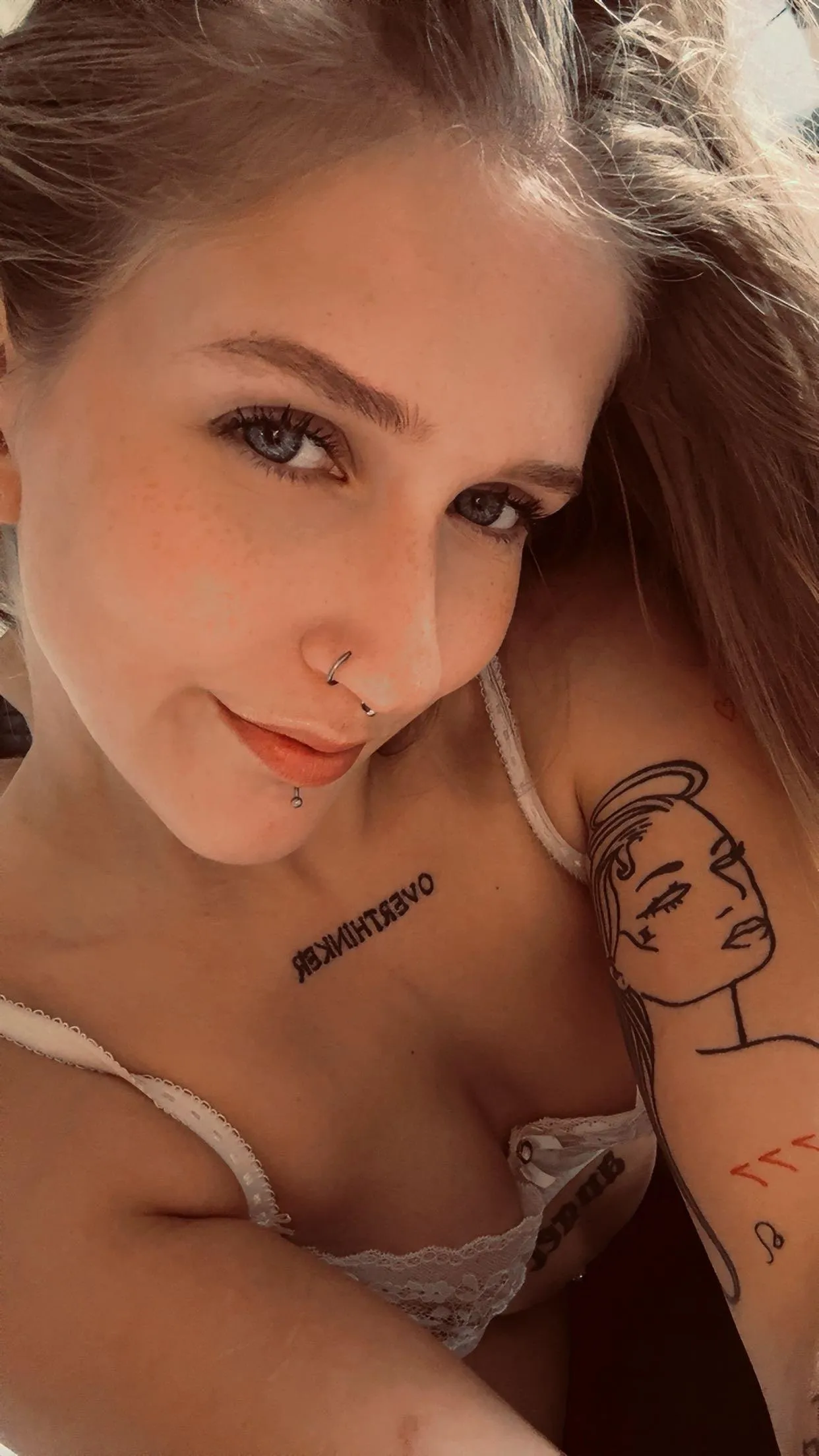 Ich liebe es wenn man mir mein Gesicht voll Spritzt und ich danach dein Schwanz sauber lecken darf