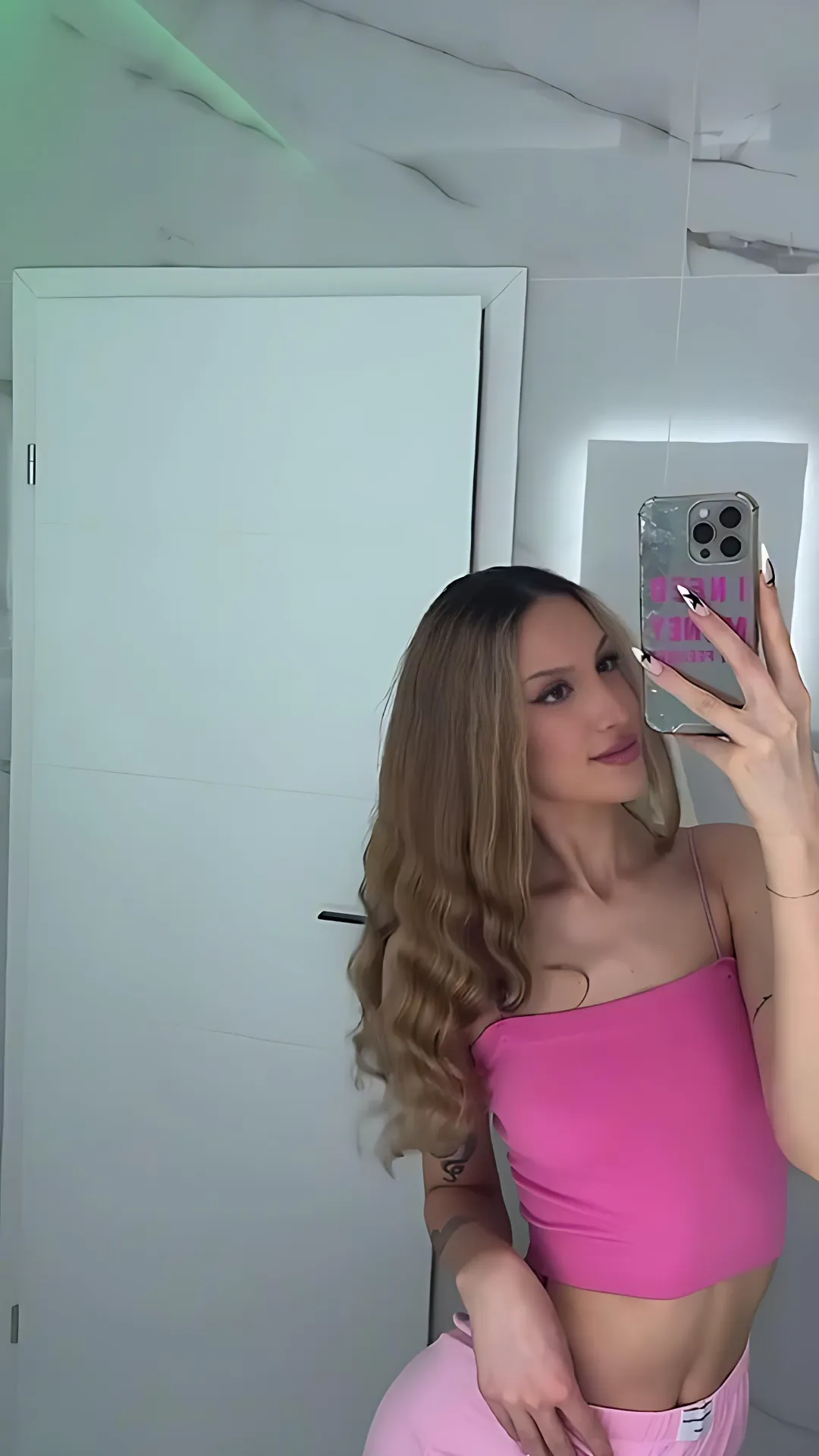 I'm a girl for you and I know how to please