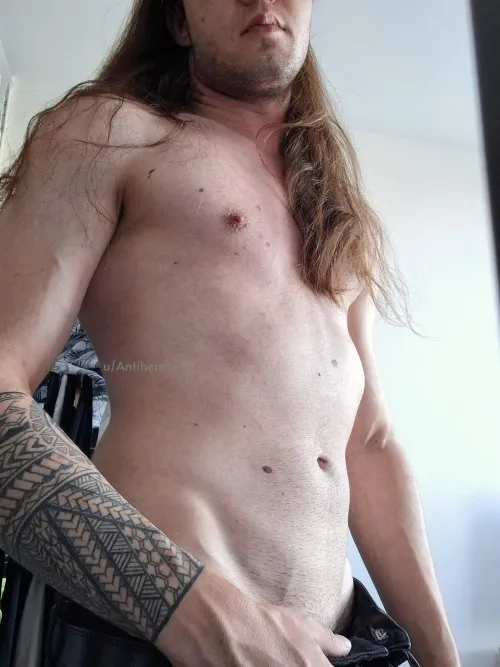 Long hair, ink & metal. Is it the same for you?