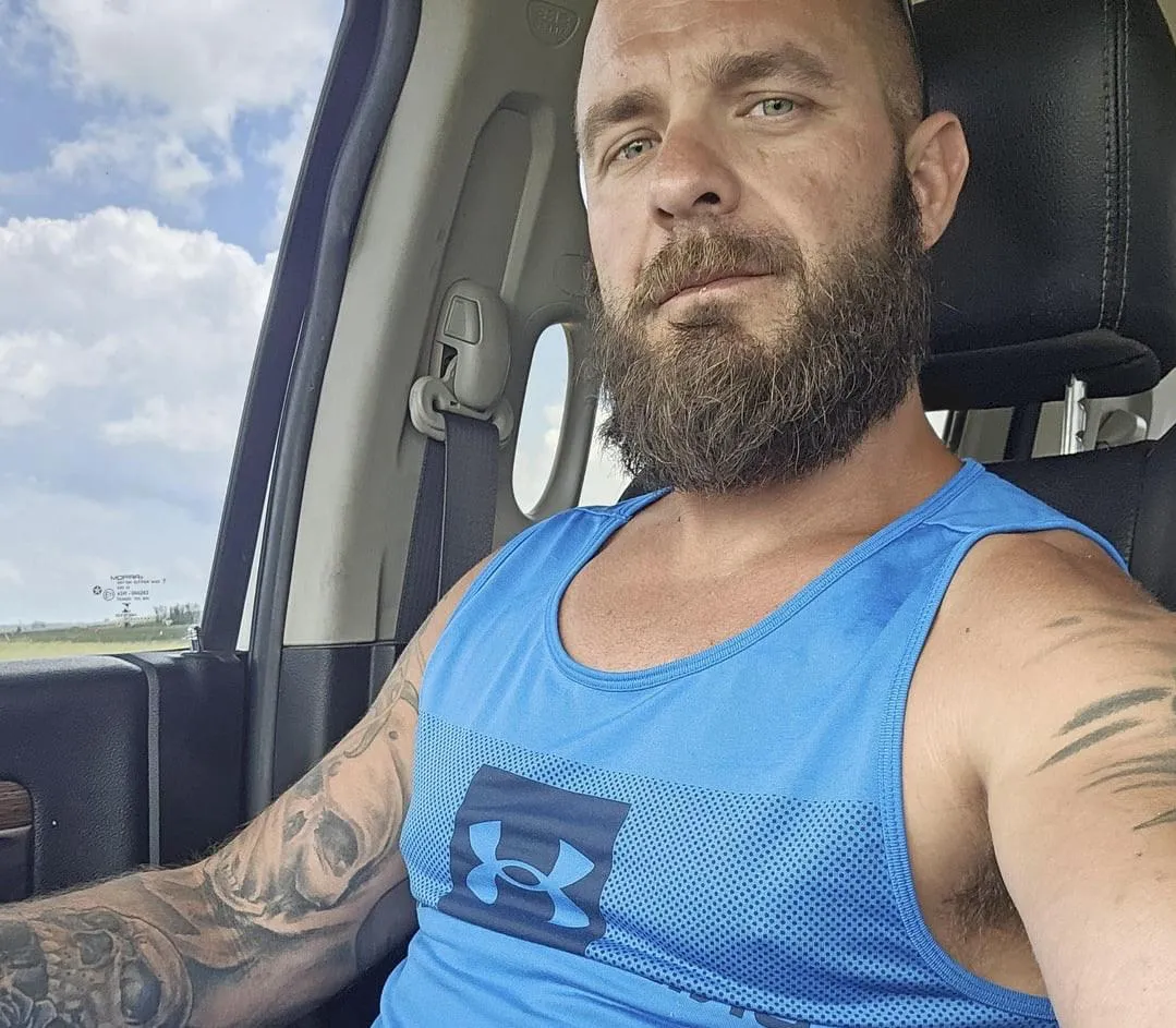 Looking for F or couple