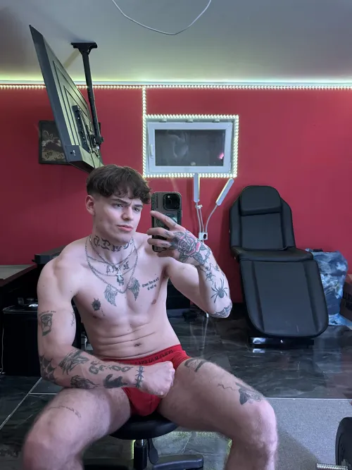 red is the best colour for underwear change my mind 😋