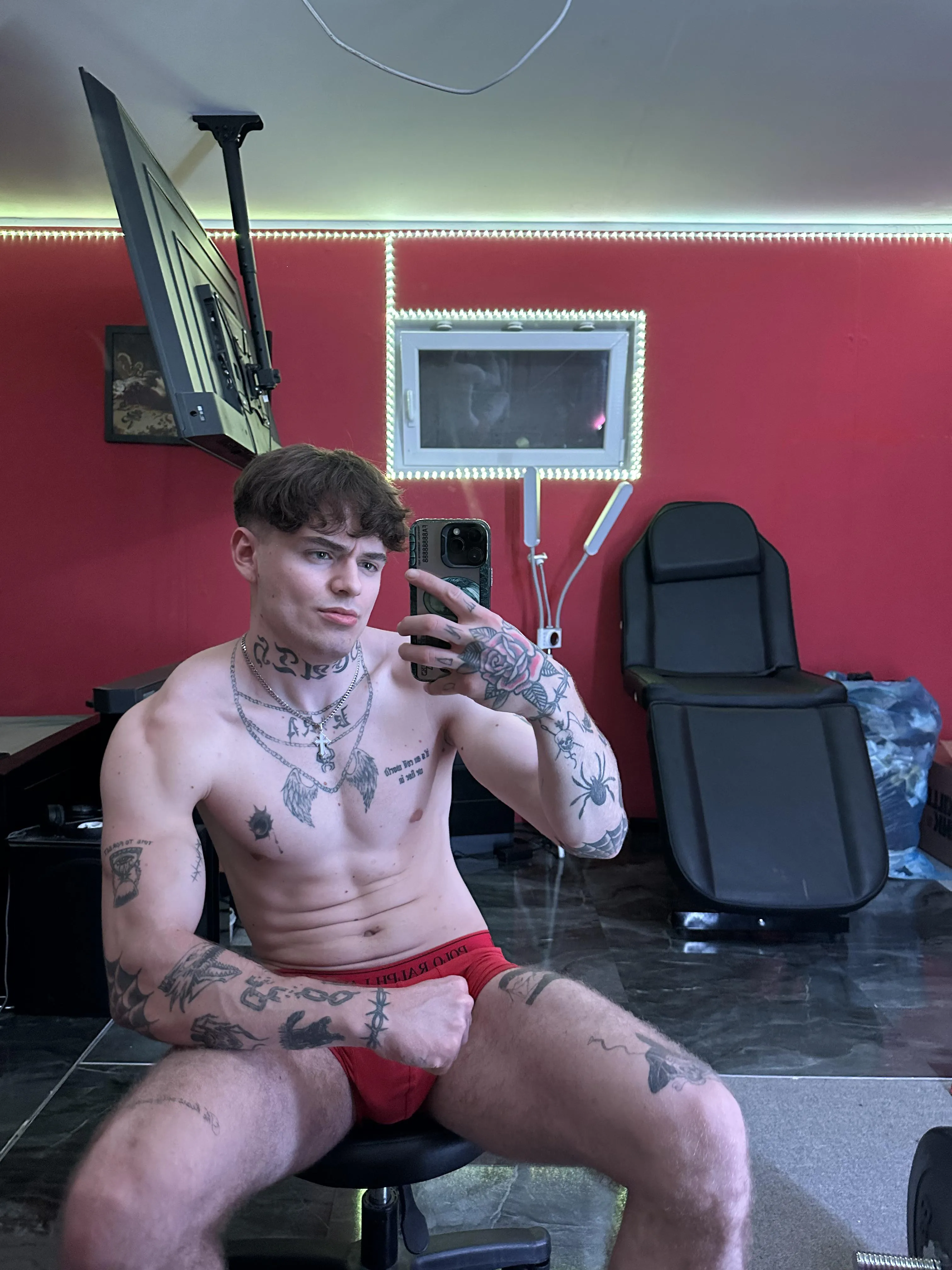 red is the best colour for underwear change my mind 😋
