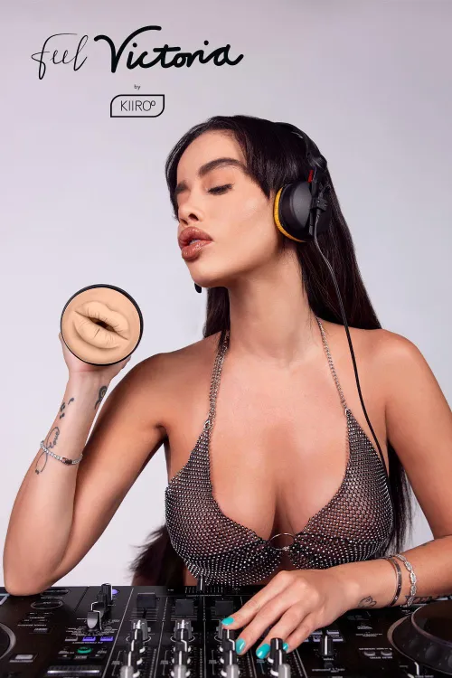 Spin on the turntable or spin on those titties?