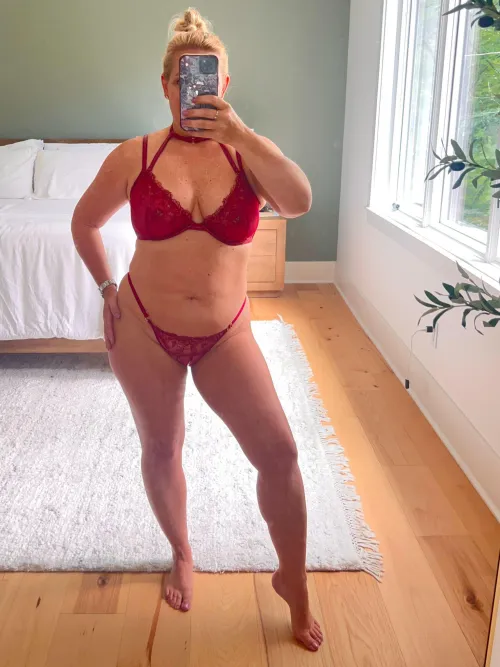 This married Carolina mombod is ready to play