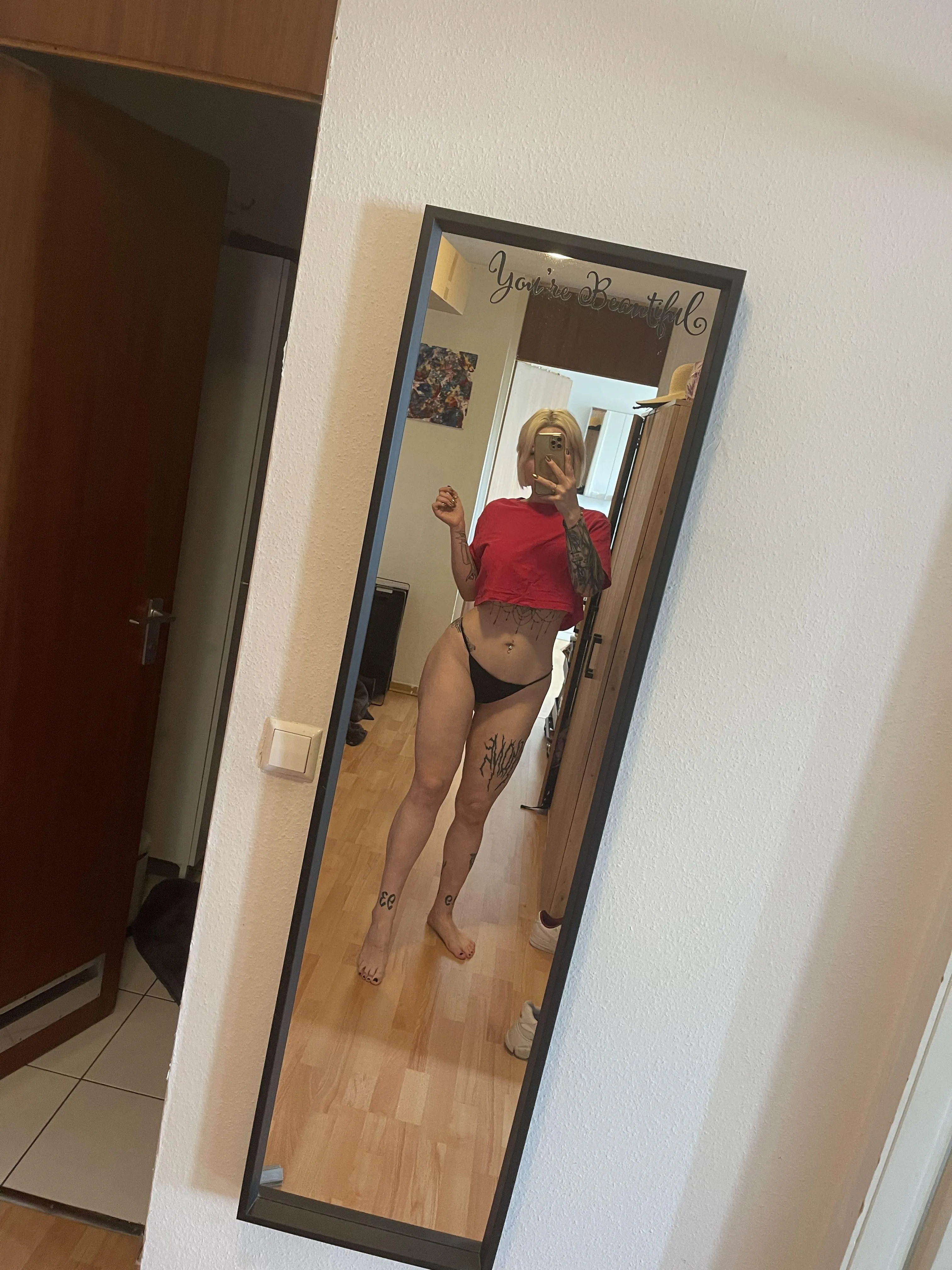 Würdest du mich filmen während du mich vor dem Spiegel nimmst?