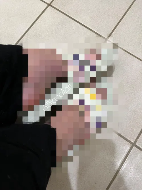 You don’t deserve to see my toes in sandals 🤍