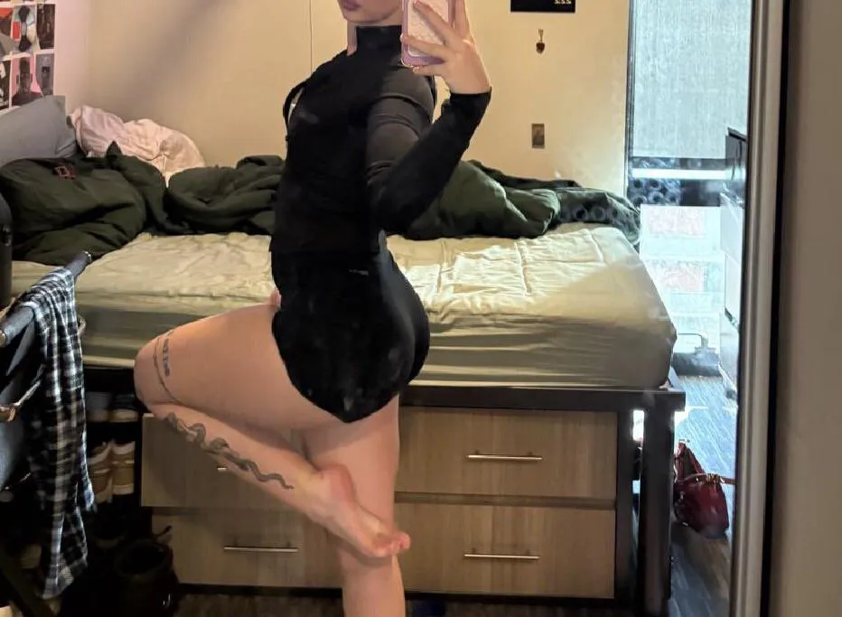 20F , looking for a fwb gym partner