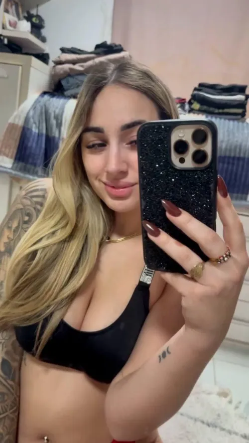 22 [F4M] I think my mood is great today