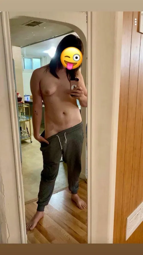 29 F hmu I'm bored and not camera shy