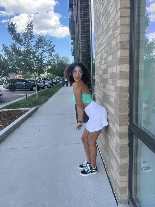 29F in the springs looking for like minded athletic females to create some movies with!