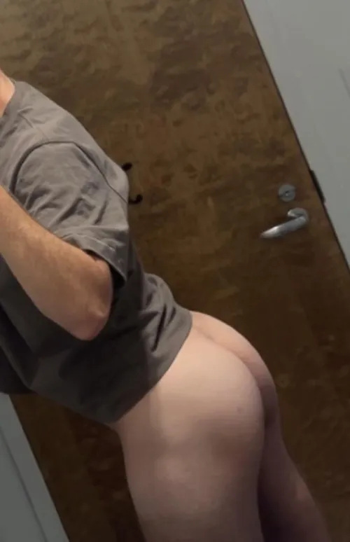 33 [MM4M] couple hosting today in Marietta. Looking for bwc bull to use my boy