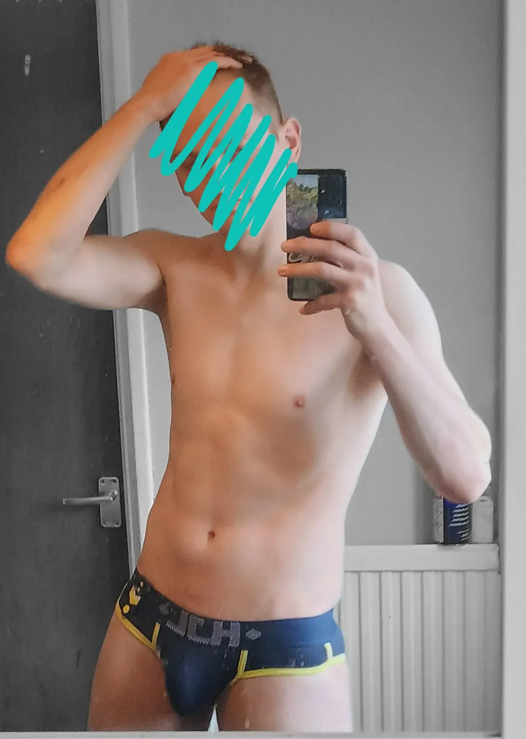 Feeling good mirror selfie